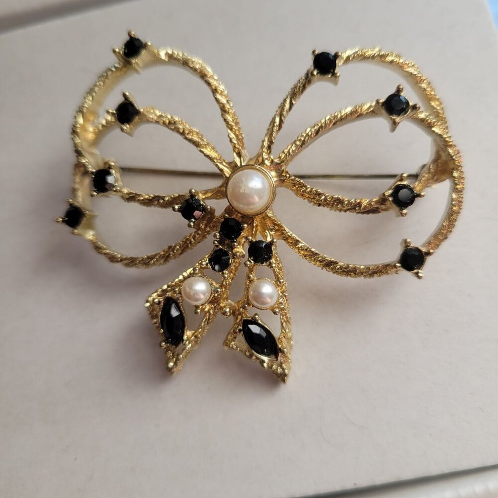 Vintage Gold-Tone Bow Brooch With Faux Pearls & Black Gems